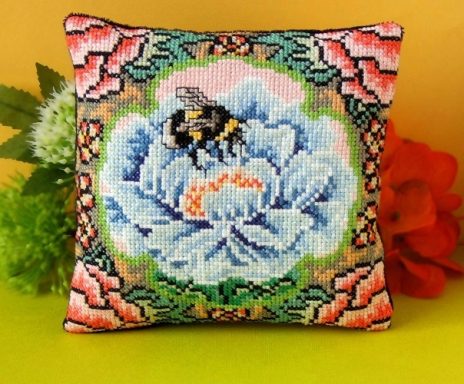 Bee on a Bloom Bee on a Bloom cross stitch kit by Sheena Rogers Designs