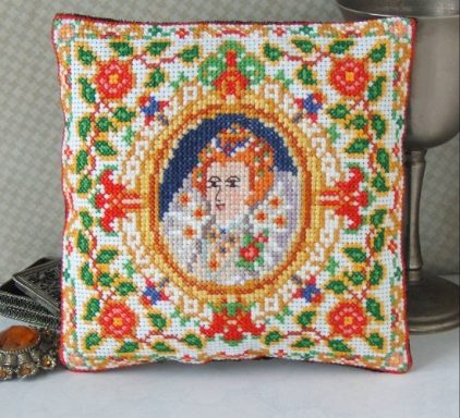 Elizabeth I Armada Jewel Elizabeth I Armada Jewel cross stitch kit featuring a portrait of the queen surrounded by Tudor Roses